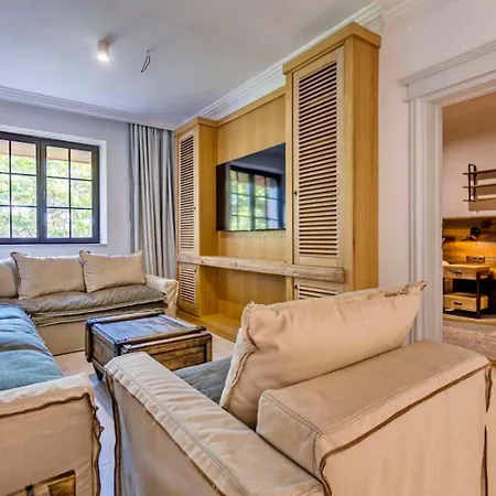 Castro Mesembria Boutique * نيسيبار