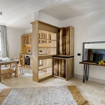 Castro Mesembria Boutique * نيسيبار