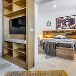 Castro Mesembria Boutique Hotel *