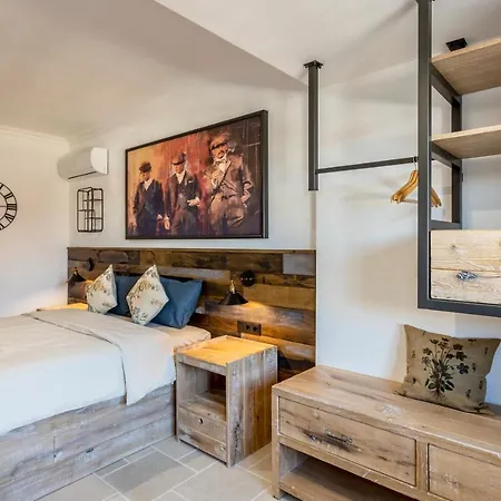 Castro Mesembria Boutique נסבר