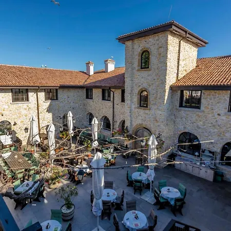 Castro Mesembria Boutique Hotel *