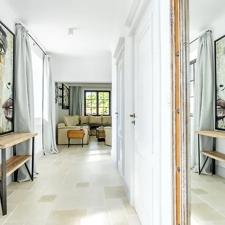 Castro Mesembria Boutique מלון נסבר