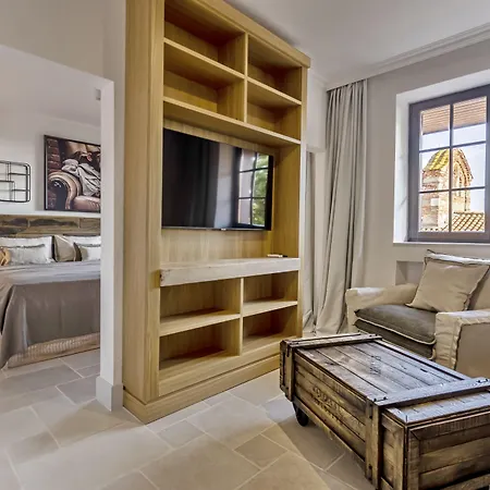 Castro Mesembria Boutique Nessebar