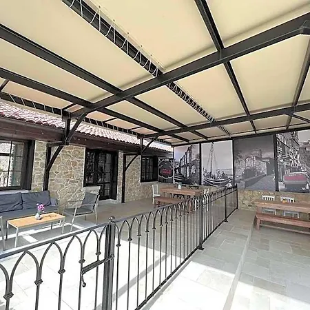 Castro Mesembria Boutique * נסבר