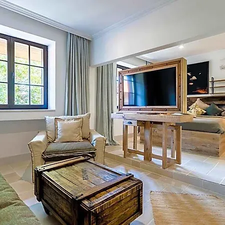 Castro Mesembria Boutique 네세부르