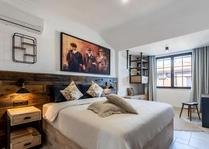 Castro Mesembria Boutique Hotel *